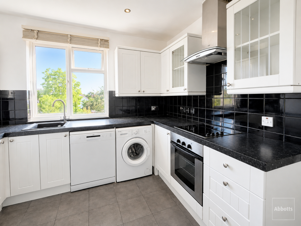 2 bed 1st Floor Flat for rent in Southend-on-Sea. From Abbotts - Rayleigh