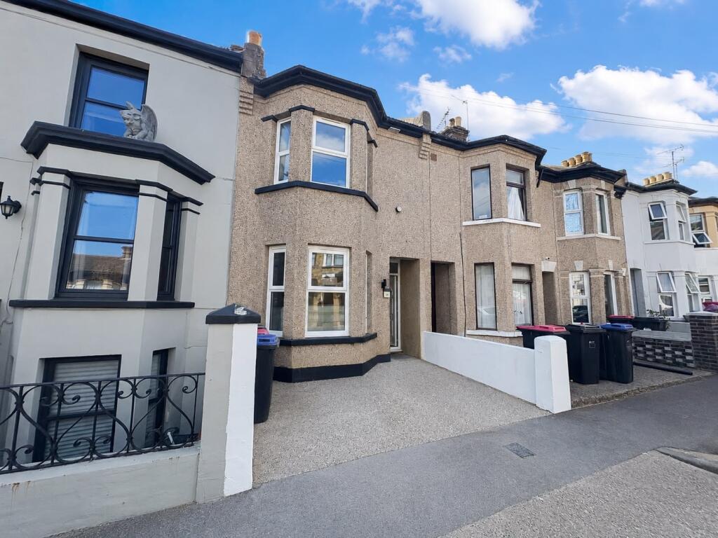 1 bed House Share for rent in Southend-on-Sea. From Abbotts - Rayleigh 1 bed House Share for rent in Southend-on-Sea. From Abbotts - Rayleigh