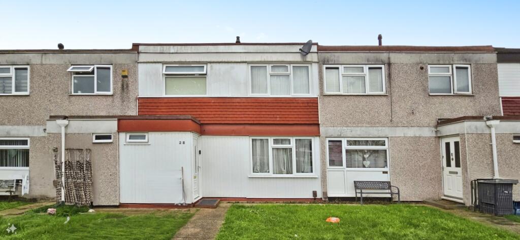 3 bed Mid Terraced House for rent in Southend-on-Sea. From Abbotts - Rayleigh 3 bed Mid Terraced House for rent in Southend-on-Sea. From Abbotts - Rayleigh