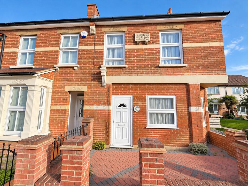 4 bed Detached for rent in Great Wakering. From Abbotts - Rayleigh 4 bed Detached for rent in Great Wakering. From Abbotts - Rayleigh