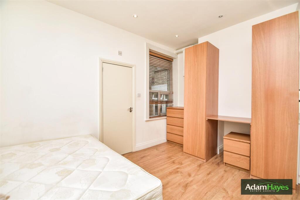 0 bed Studio for rent in Finchley. From Adam Hayes Estate Agents - Central Finchley