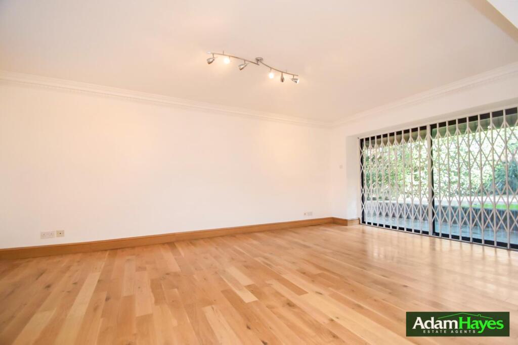 2 bed Apartment for rent in Finchley. From Adam Hayes Estate Agents - Central Finchley