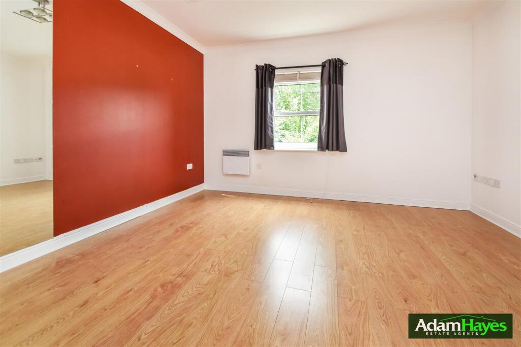 1 bed Apartment for rent in Friern Barnet. From Adam Hayes Estate Agents - Central Finchley 1 bed Apartment for rent in Friern Barnet. From Adam Hayes Estate Agents - Central Finchley