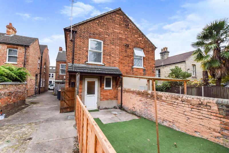 2 bed Annexe for rent in Bedford. From Absolute Estate & Letting Agents - Bedford