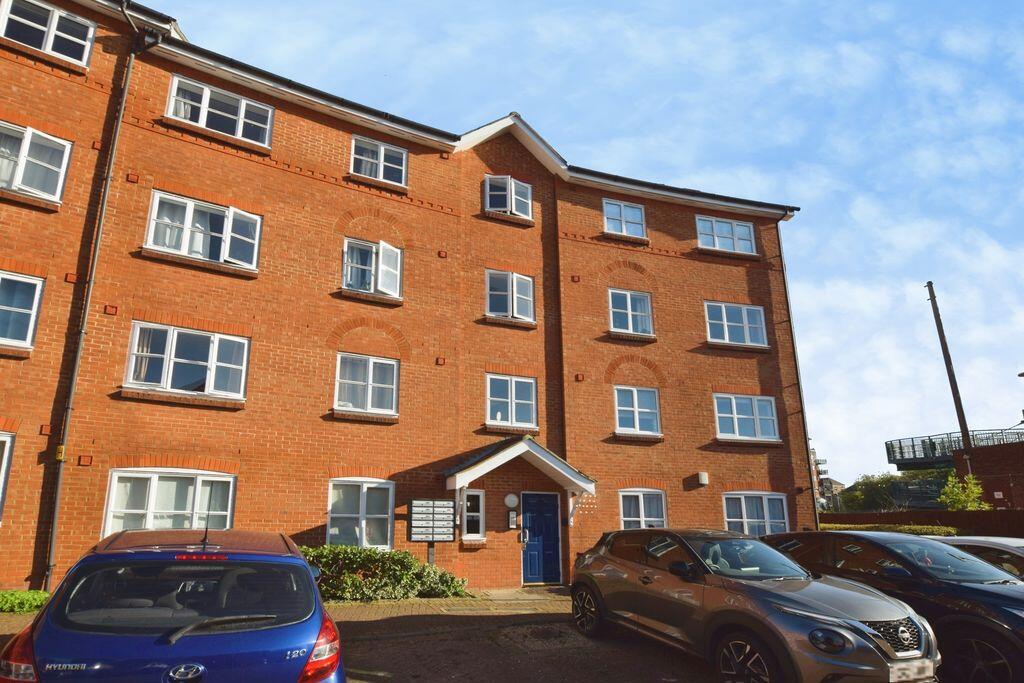 2 bed Apartment for rent in Bedford. From Absolute Estate & Letting Agents - Bedford