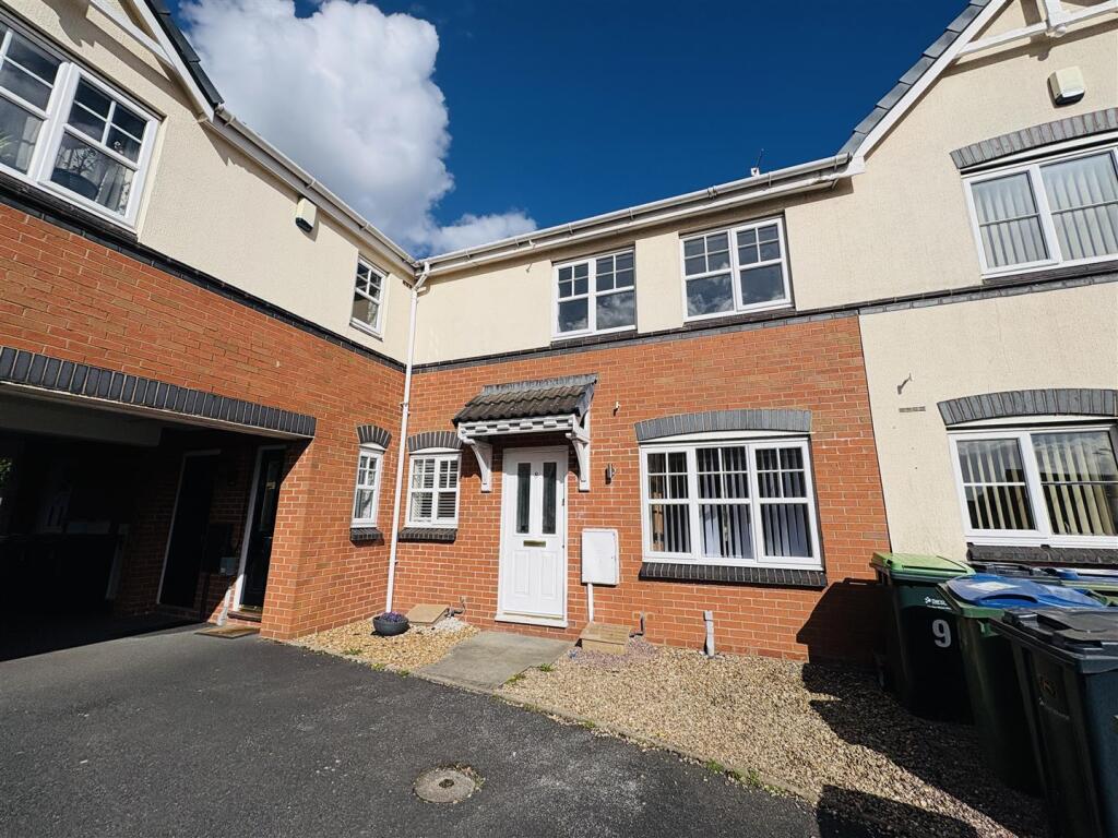 2 bed Mid Terraced House for rent in Old Hill. From Bloore King & Kavanagh - Halesowen