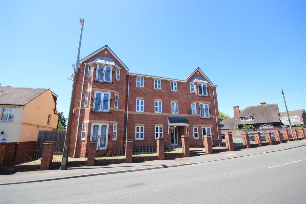 2 bed Apartment for rent in Old Hill. From Bloore King & Kavanagh - Halesowen