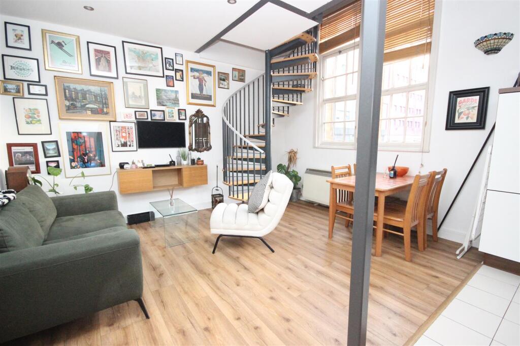 1 bed Apartment for rent in Birmingham. From Bloore King & Kavanagh - Halesowen 1 bed Apartment for rent in Birmingham. From Bloore King & Kavanagh - Halesowen