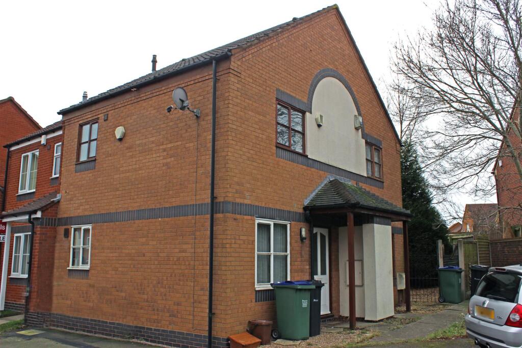 1 bed Mid Terraced House for rent in Tipton. From Bloore King & Kavanagh - Halesowen