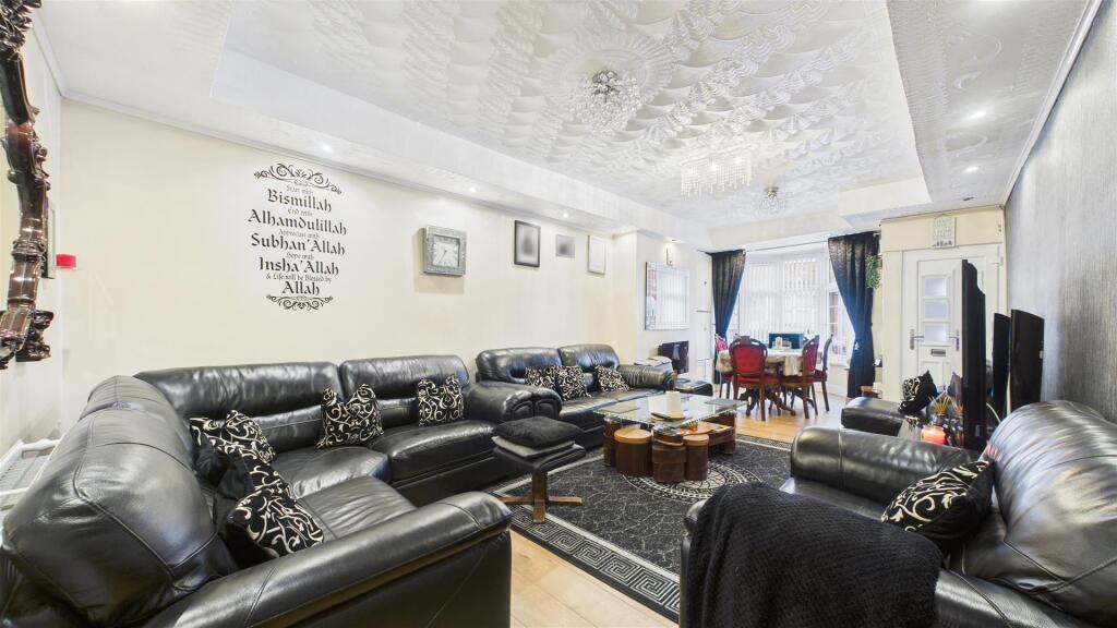 3 bed Mid Terraced House for rent in West Bromwich. From Bloore King & Kavanagh - Halesowen