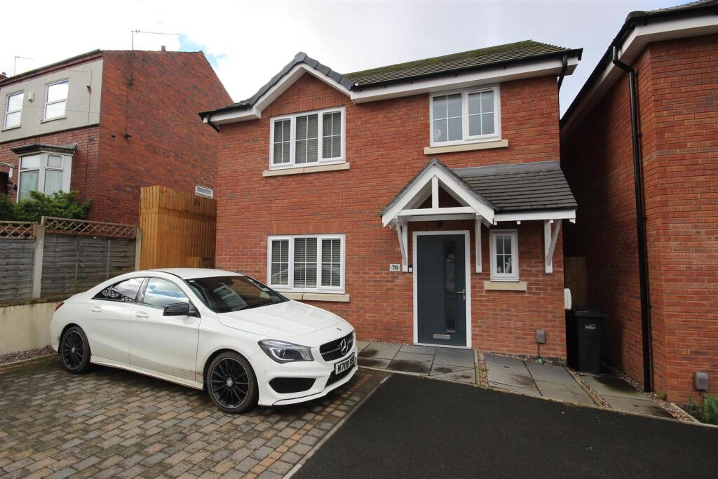 3 bed Detached for rent in Halesowen. From Bloore King & Kavanagh - Halesowen