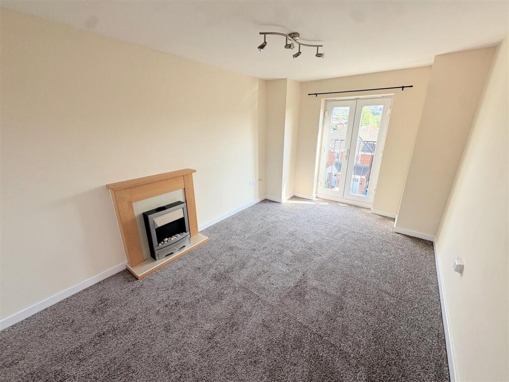 2 bed Apartment for rent in Old Hill. From Bloore King & Kavanagh - Halesowen