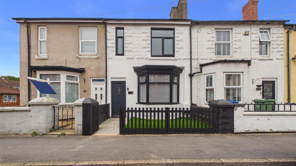 3 bed Mid Terraced House for rent in Halesowen. From Bloore King & Kavanagh - Halesowen 3 bed Mid Terraced House for rent in Halesowen. From Bloore King & Kavanagh - Halesowen