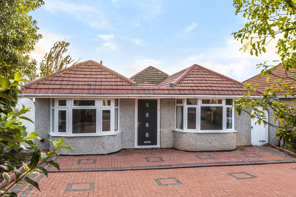 4 bed Bungalow for rent in Orpington. From Alan de Maid - Bromley