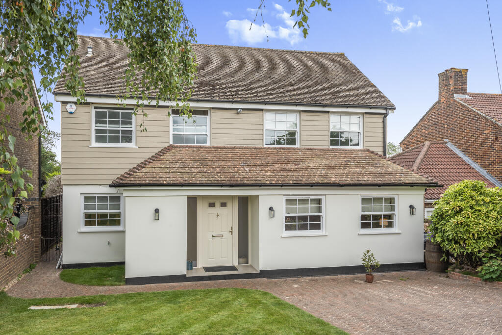 5 bed Detached House for rent in Chislehurst. From Alan de Maid - Bromley
