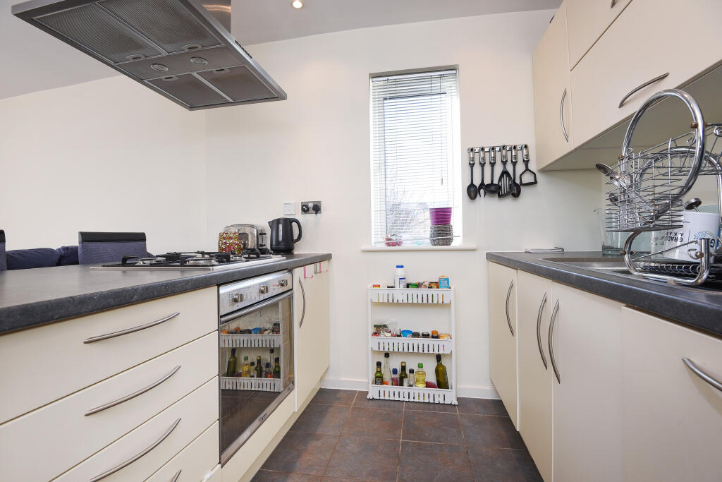 2 bed Apartment for rent in London. From Alan de Maid - Bromley