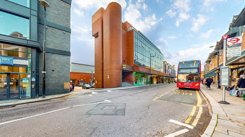 1 bed 1st Floor Flat for rent in Beckenham. From Alan de Maid - Bromley