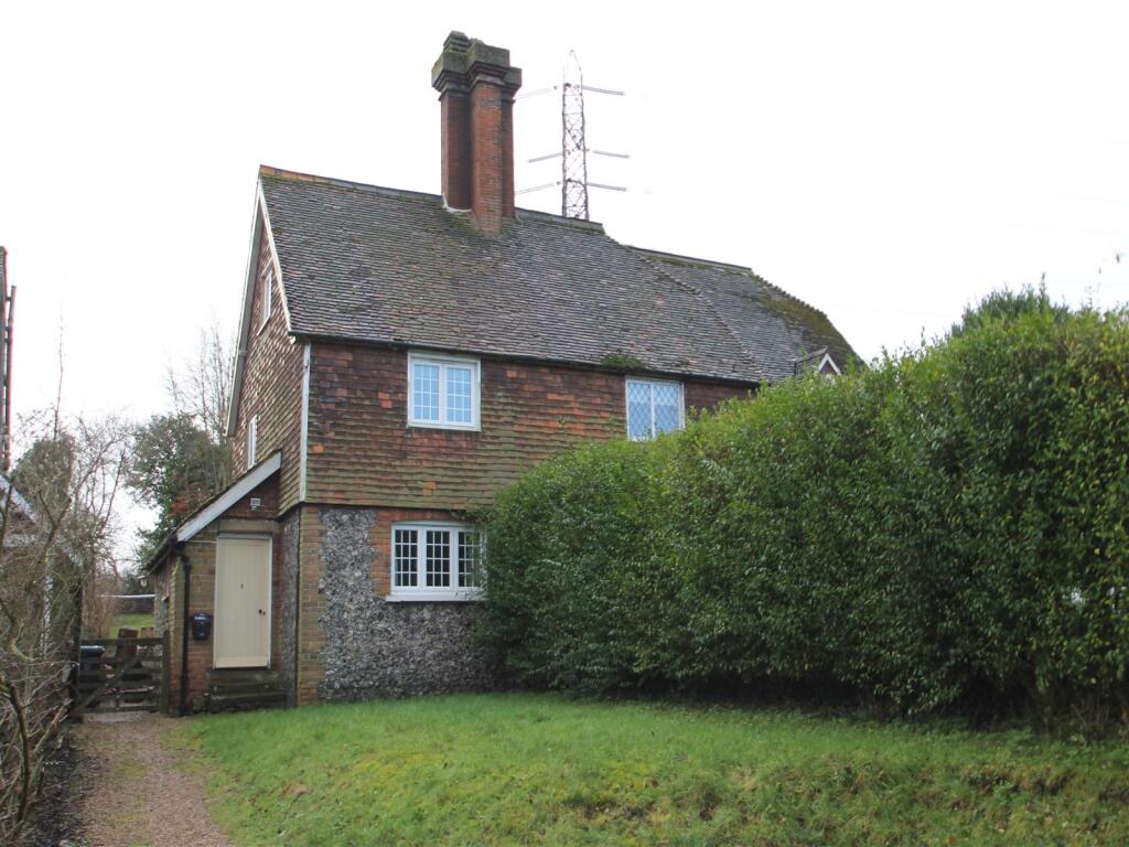 2 bed Cottage for rent in Leaves Green. From Alan de Maid - Bromley