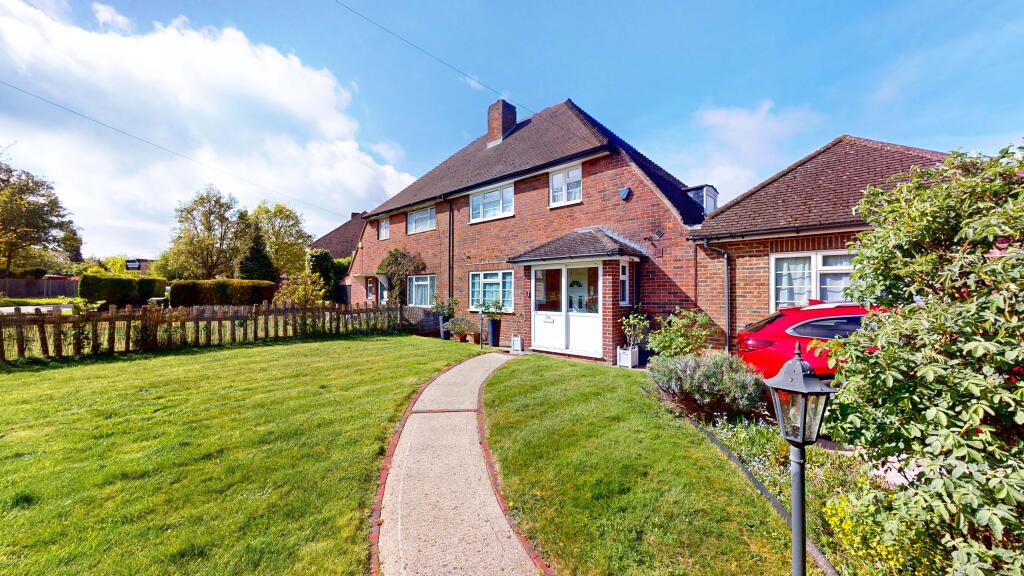 4 bed Detached for rent in Goddington. From Alan de Maid - Bromley