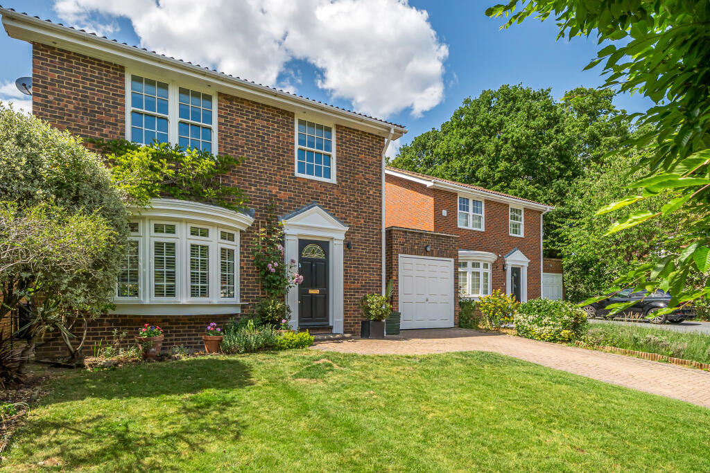 4 bed Detached for rent in Chislehurst. From Alan de Maid - Bromley