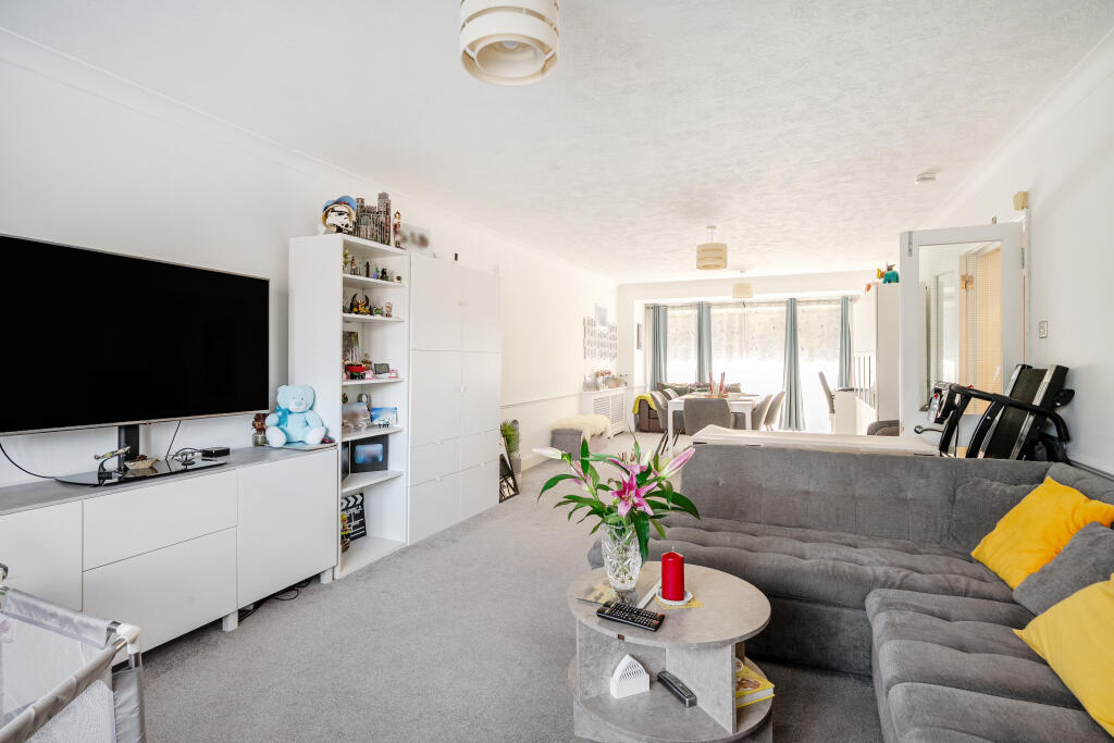 2 bed 1st Floor Flat for rent in Chislehurst. From Alan de Maid - Bromley