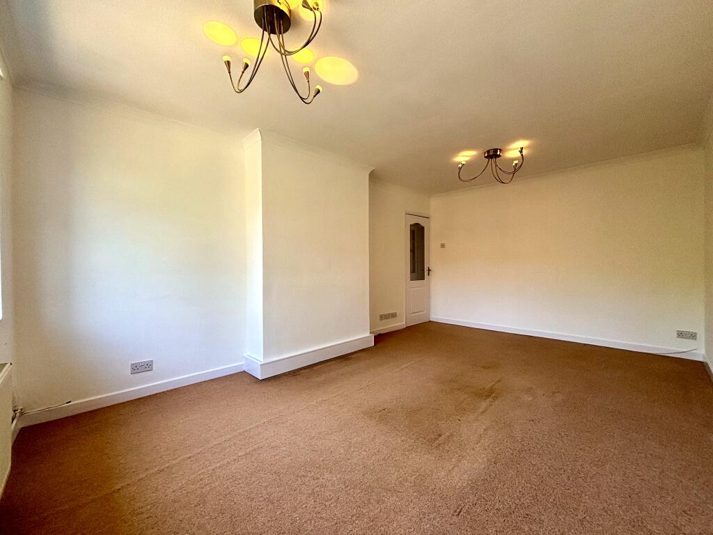 2 bed 1st Floor Flat for rent in Keston. From Alan de Maid - Bromley