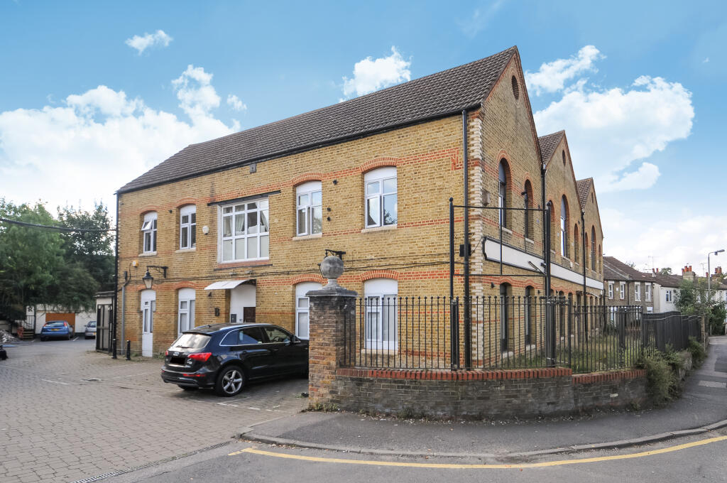 2 bed House (unspecified) for rent in Chislehurst. From Alan de Maid - Bromley