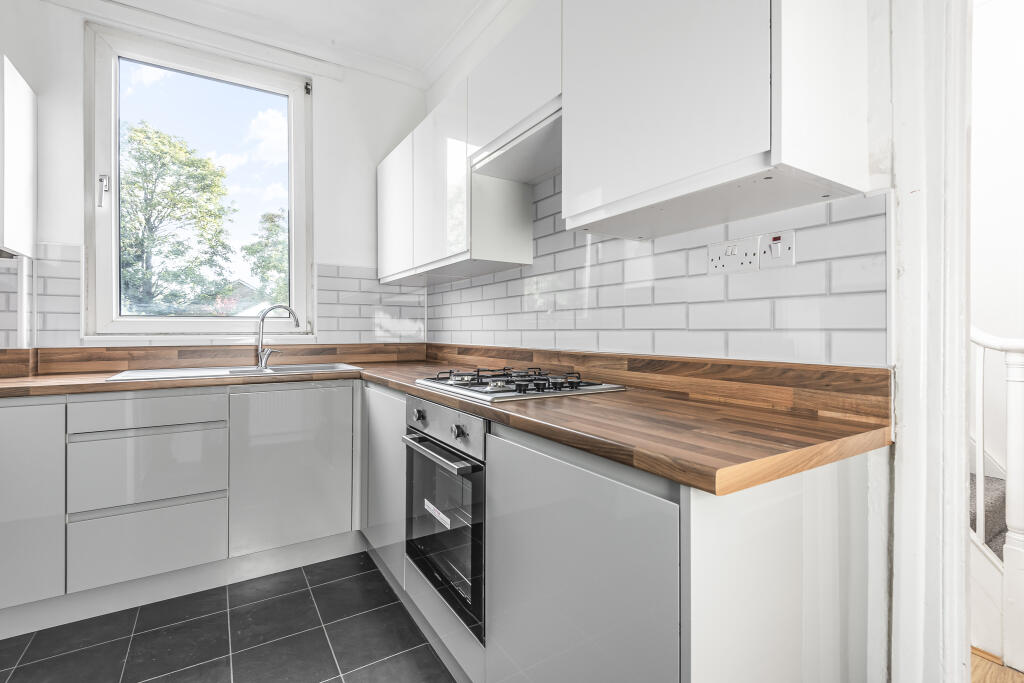 2 bed Annexe for rent in Keston Mark. From Alan de Maid - Bromley