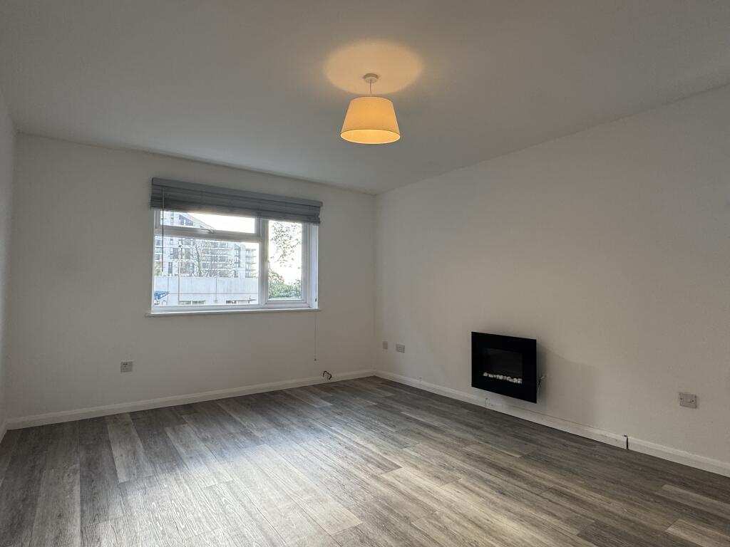 1 bed 1st Floor Flat for rent in Beckenham. From Alan de Maid - Bromley 1 bed 1st Floor Flat for rent in Beckenham. From Alan de Maid - Bromley