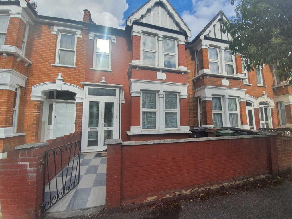 3 bed Detached for rent in Leyton. From Allen Davies & Co - Leyton