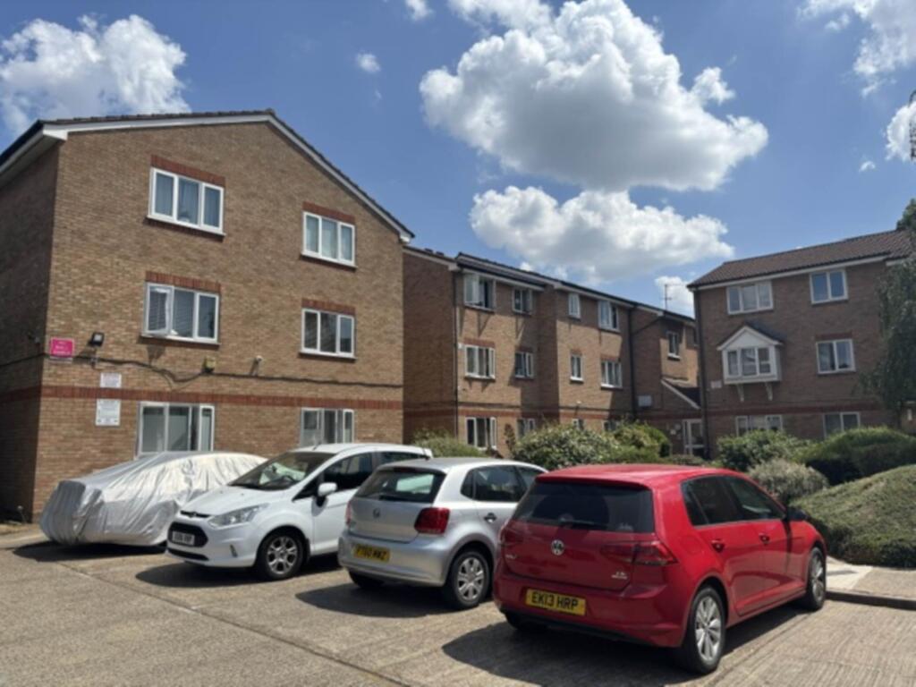 2 bed 1st Floor Flat for rent in Leyton. From Allen Davies & Co - Leyton