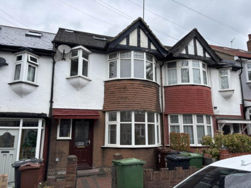 5 bed Mid Terraced House for rent in Leyton. From Allen Davies & Co - Leyton 5 bed Mid Terraced House for rent in Leyton. From Allen Davies & Co - Leyton