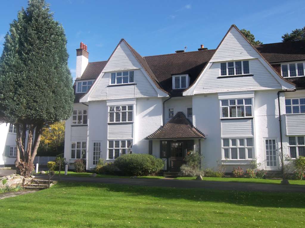 2 bed Flat for rent in Thames Ditton. From Aldous Craig Estates
