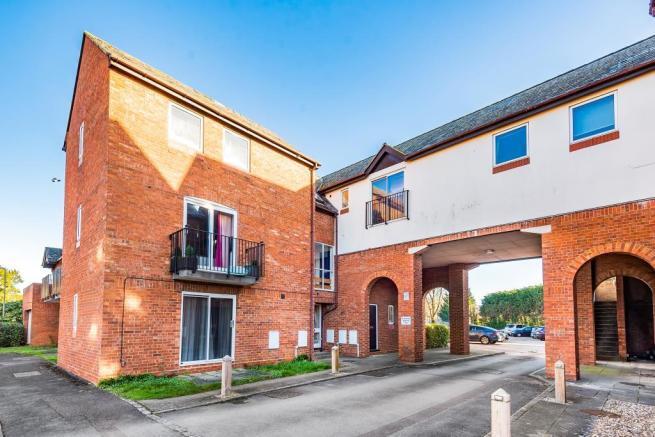 1 bed Apartment for rent in Bicester. From Alexander Letting Agents - East Cowes 1 bed Apartment for rent in Bicester. From Alexander Letting Agents - East Cowes