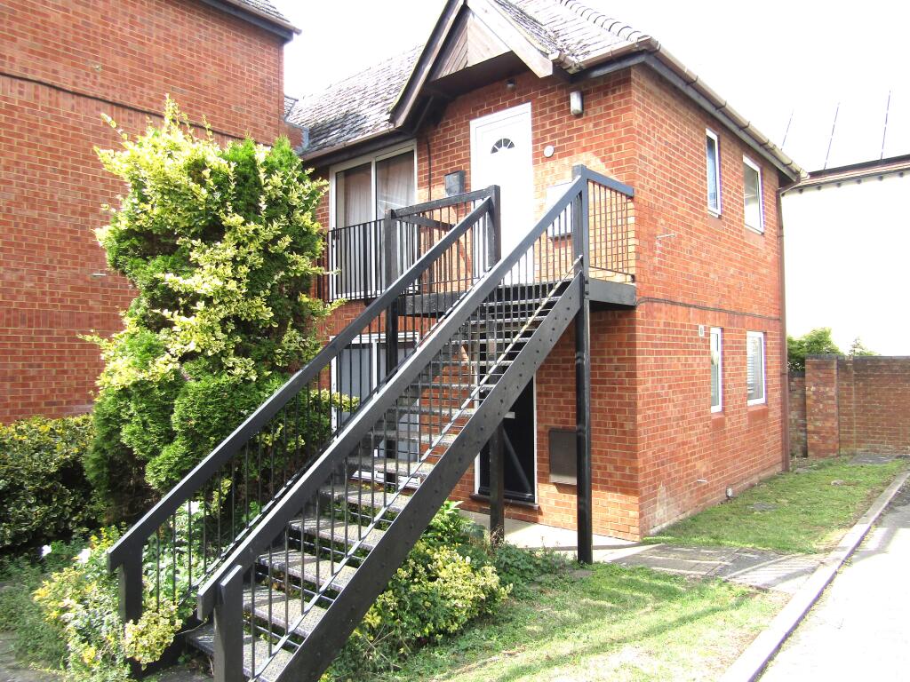 0 bed Studio for rent in Bicester. From Alexander Letting Agents - East Cowes 0 bed Studio for rent in Bicester. From Alexander Letting Agents - East Cowes