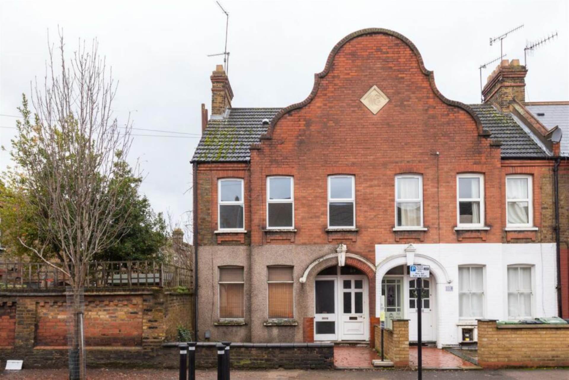 2 bed End of Terrace for rent in London. From Allen Davies 2 bed End of Terrace for rent in London. From Allen Davies