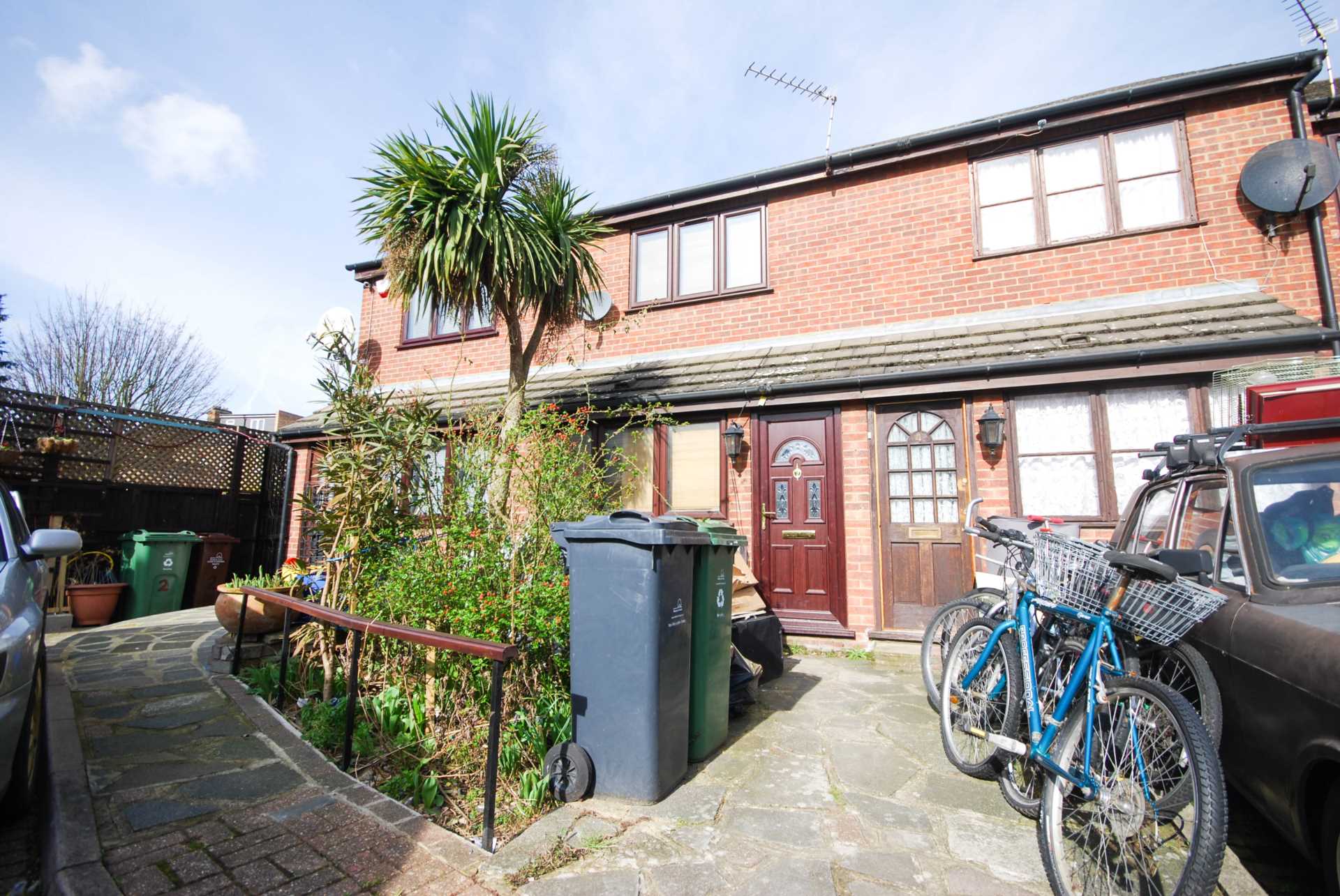 1 bed House (unspecified) for rent in London. From Allen Davies