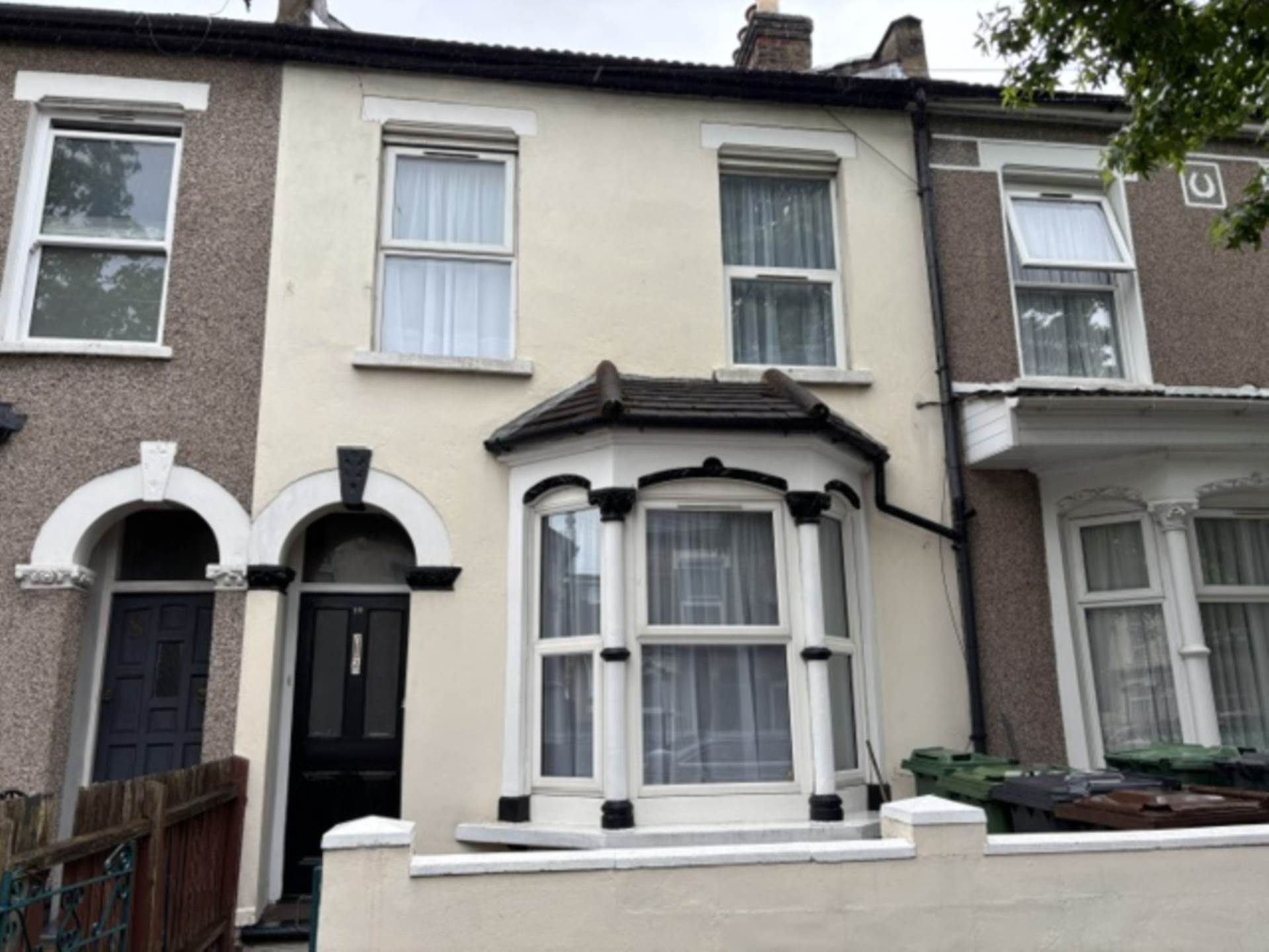 4 bed House (unspecified) for rent in London. From Allen Davies