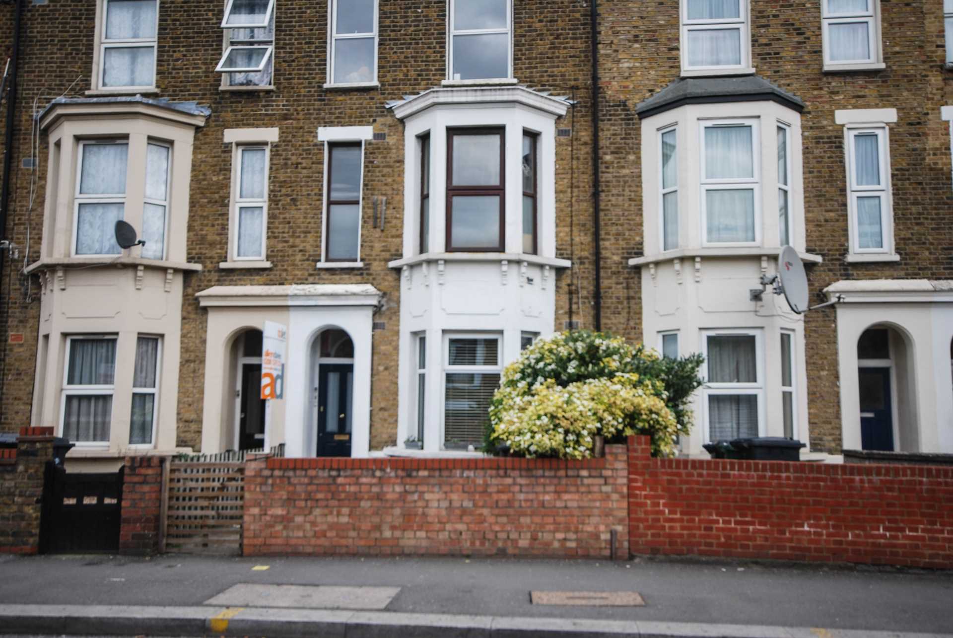1 bed Cottage for rent in London. From Allen Davies