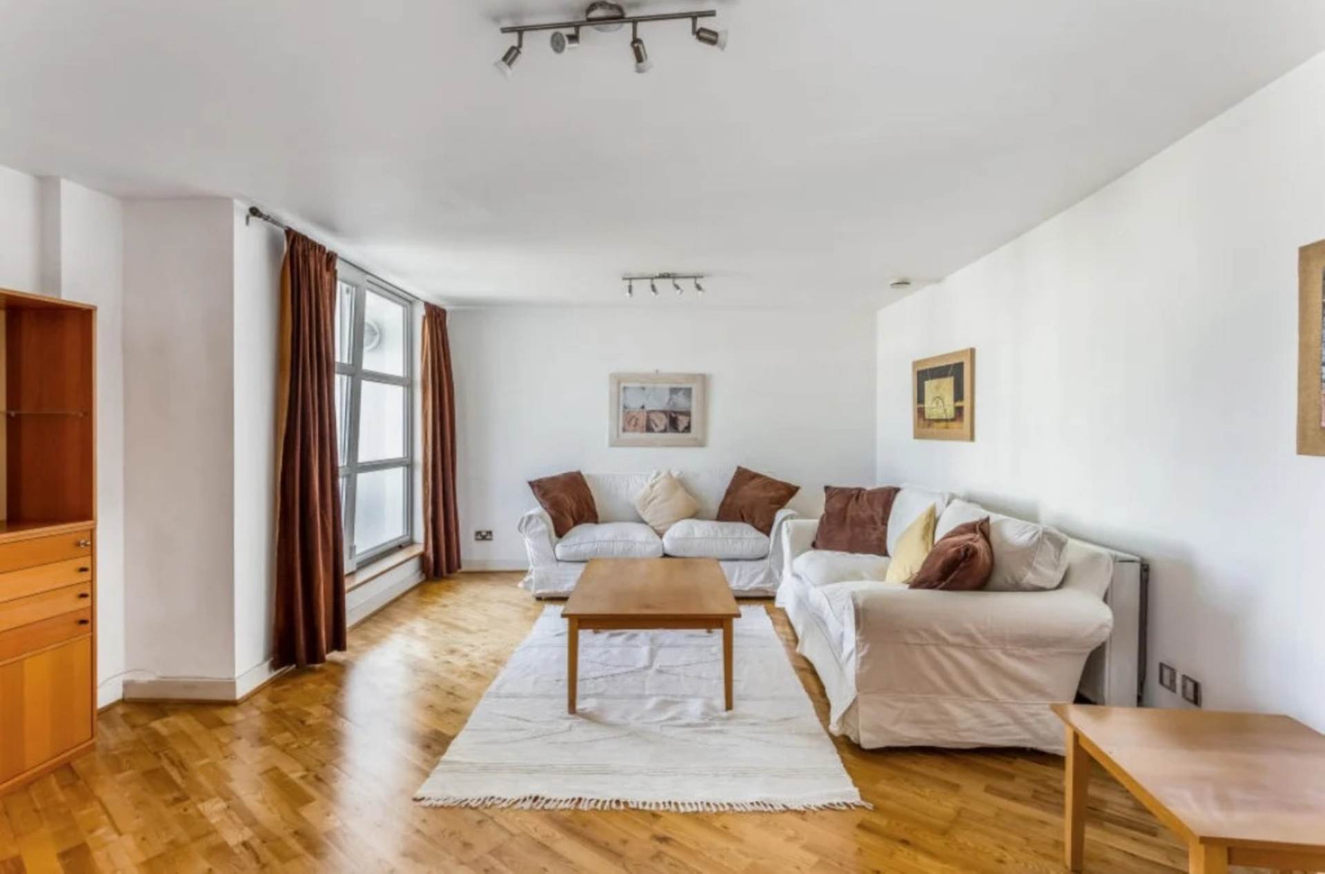 2 bed 1st Floor Flat for rent in London. From Allen Davies