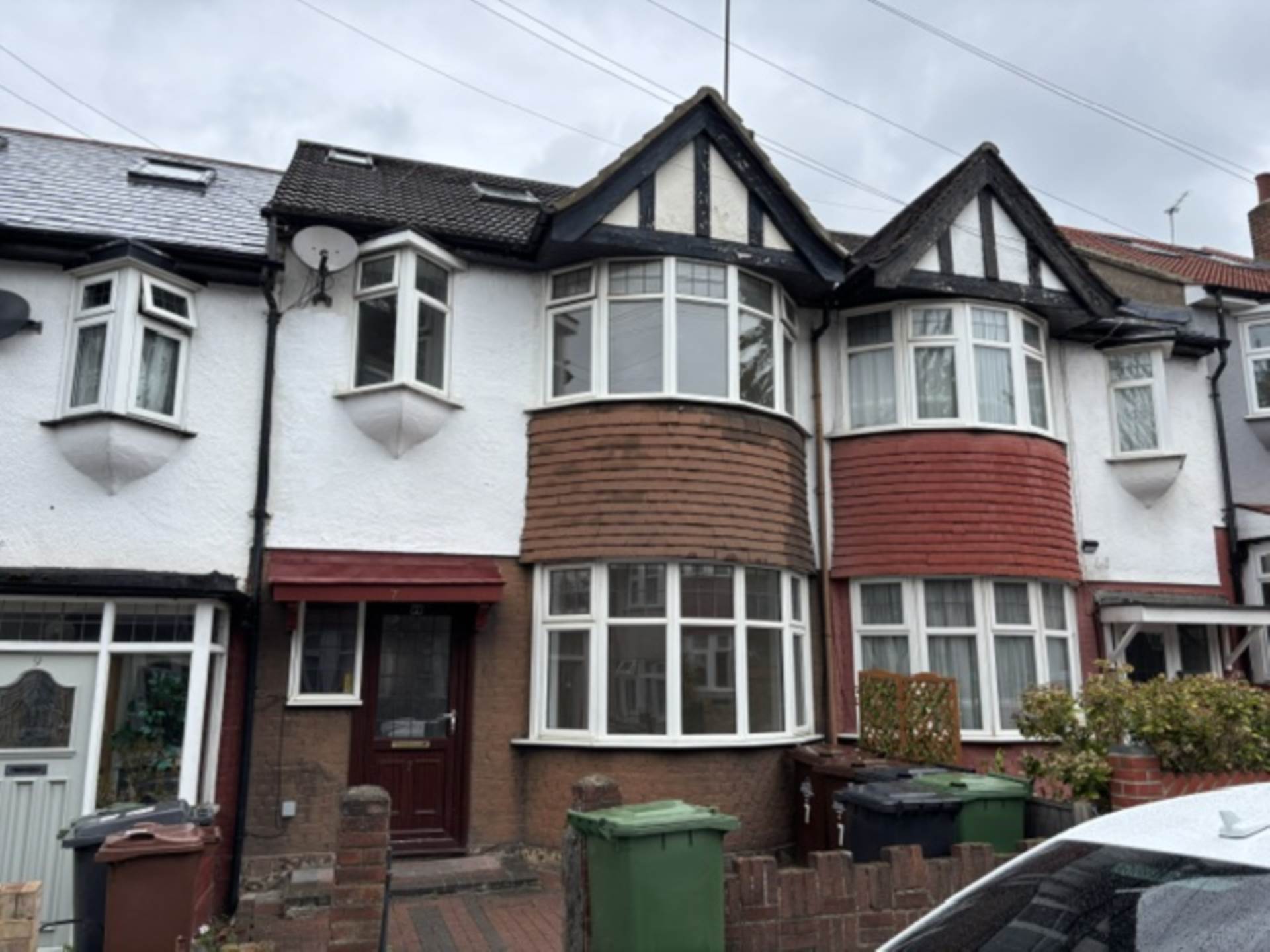 5 bed Mid Terraced House for rent in Leyton. From Allen Davies