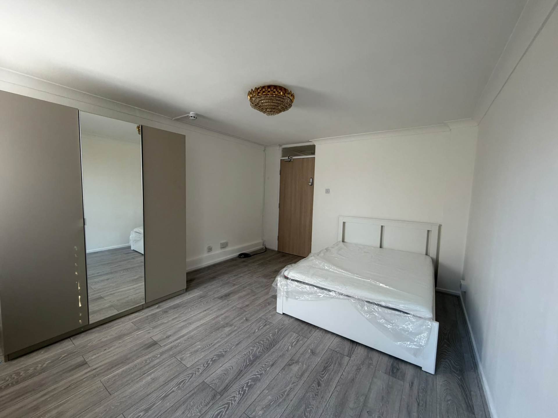 4 bed House (unspecified) for rent in London. From Allen Davies 4 bed House (unspecified) for rent in London. From Allen Davies