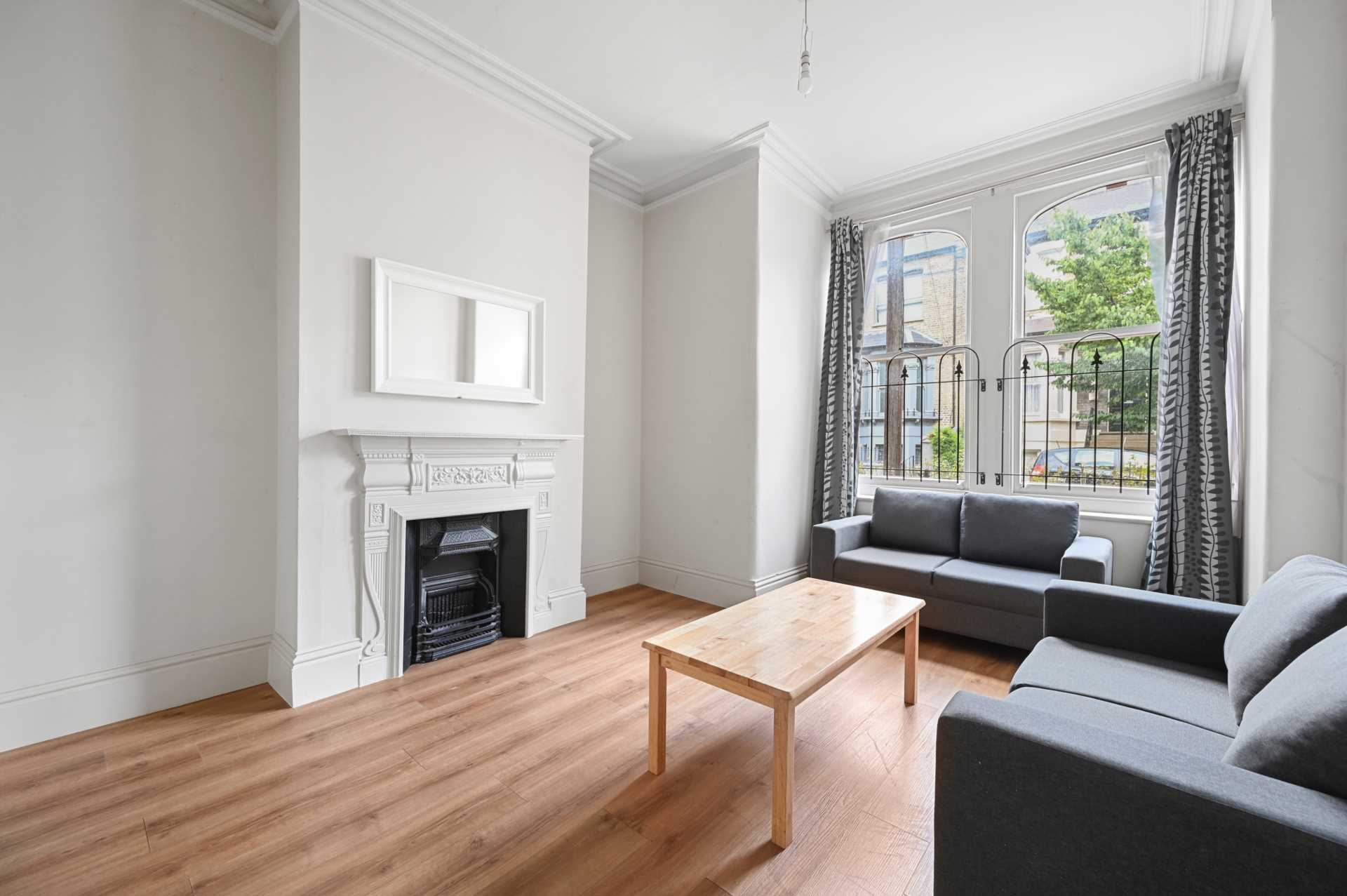 3 bed Apartment for rent in London. From Amber & Co - Uxbridge Road