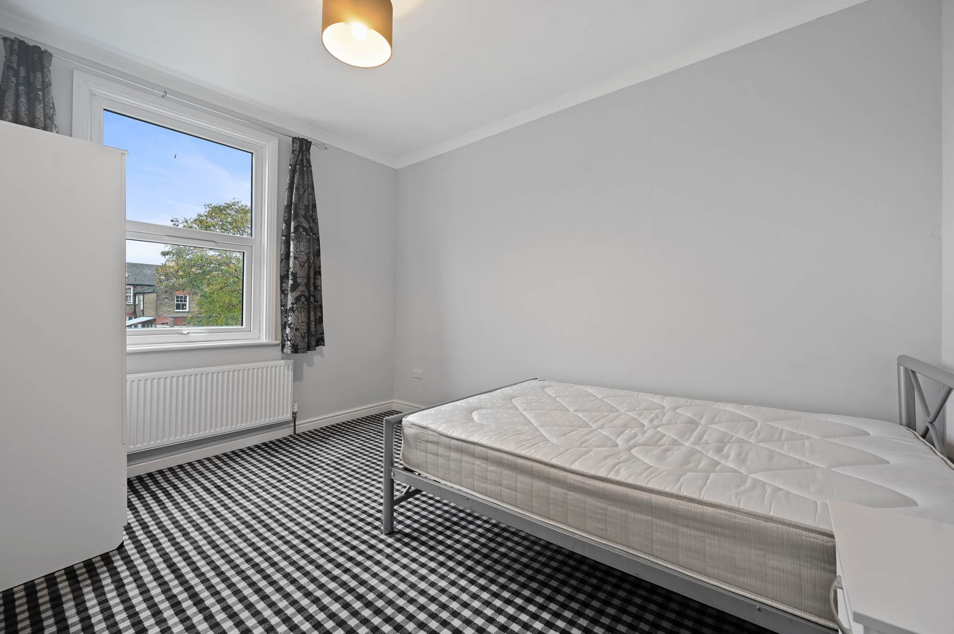 4 bed Mid Terraced House for rent in London. From Amber & Co - Uxbridge Road