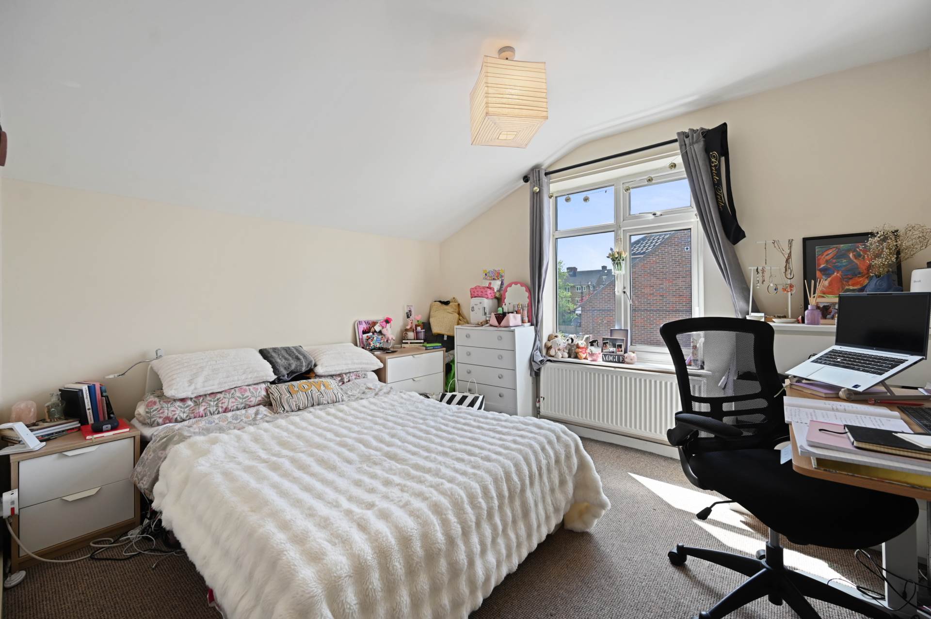 3 bed 1st Floor Flat for rent in London. From Amber & Co - Uxbridge Road
