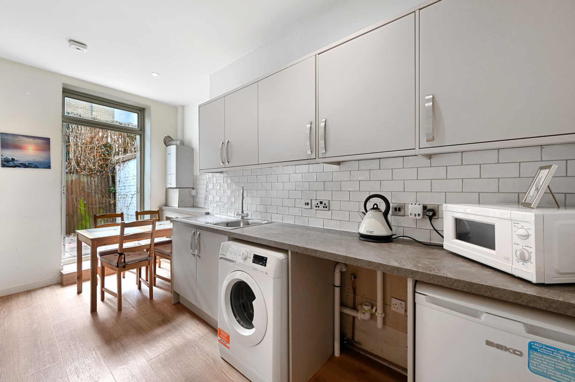 3 bed Apartment for rent in London. From Amber & Co - Uxbridge Road