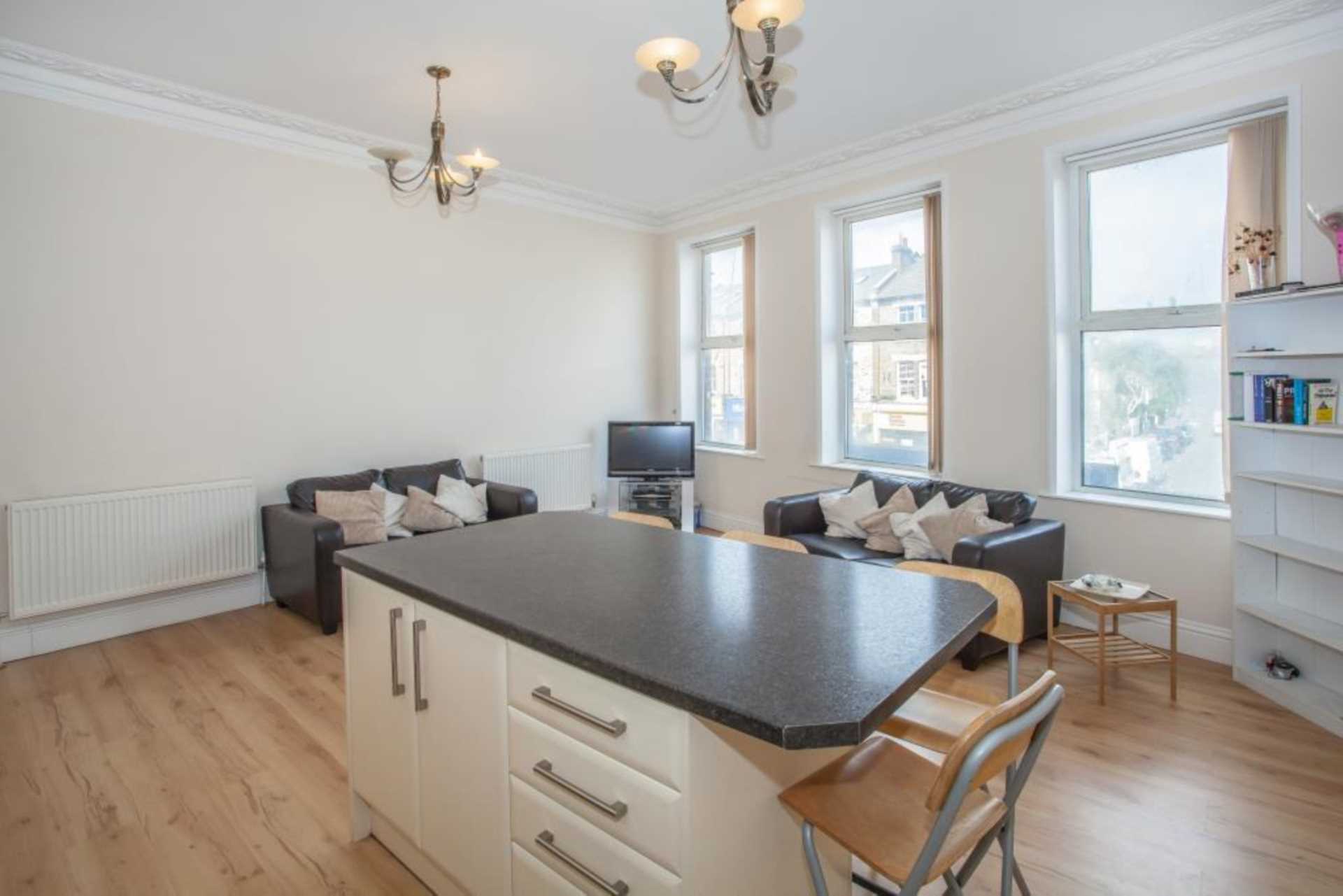 2 bed 1st Floor Flat for rent in Kensington. From Amber & Co - Uxbridge Road