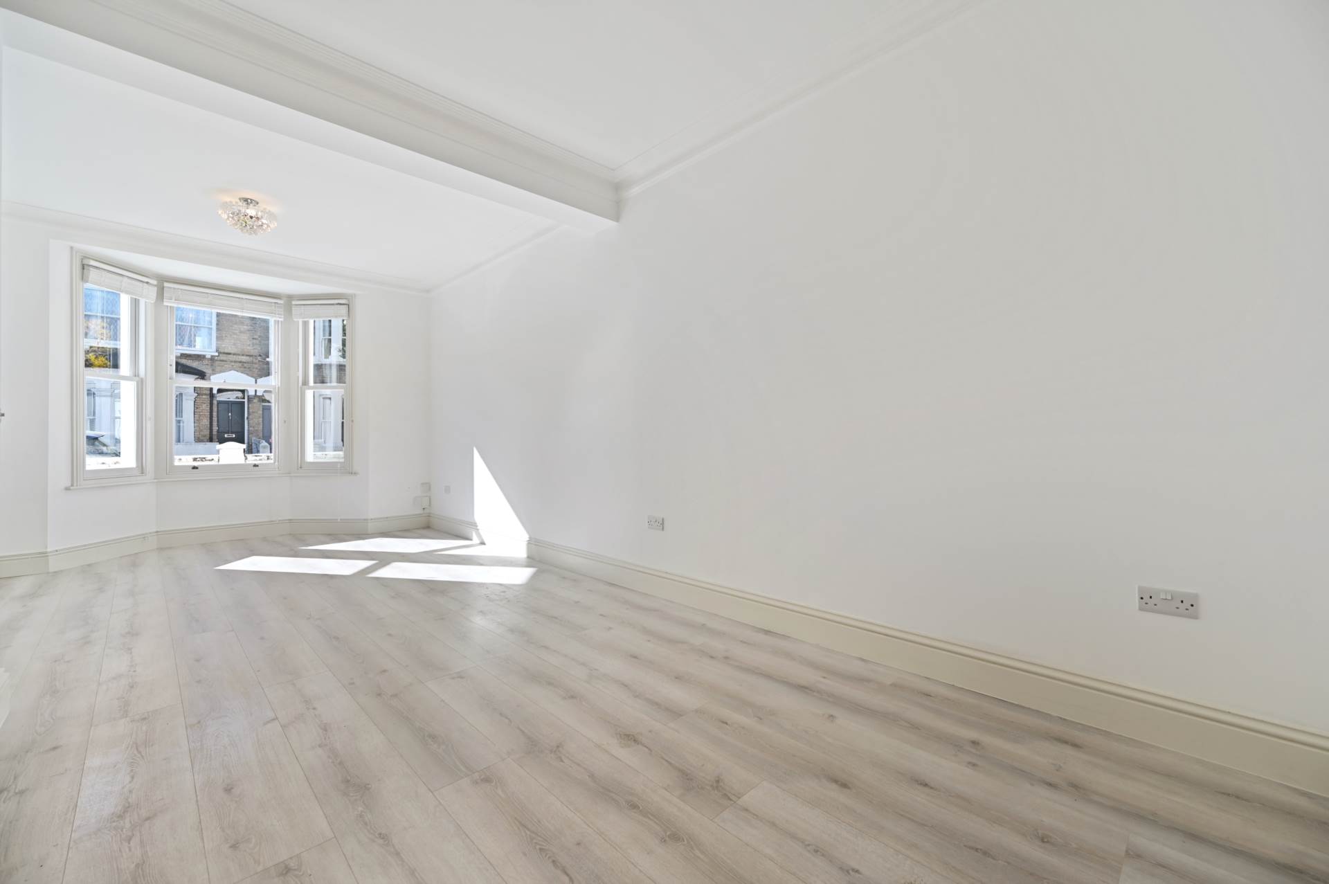 4 bed End of Terrace for rent in Hammersmith. From Amber & Co - Uxbridge Road 4 bed End of Terrace for rent in Hammersmith. From Amber & Co - Uxbridge Road