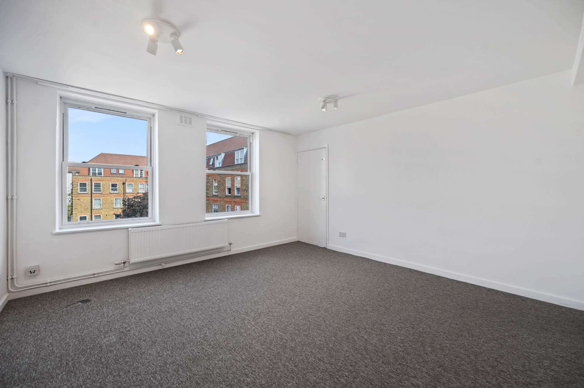 2 bed 1st Floor Flat for rent in London. From Amber & Co - Uxbridge Road