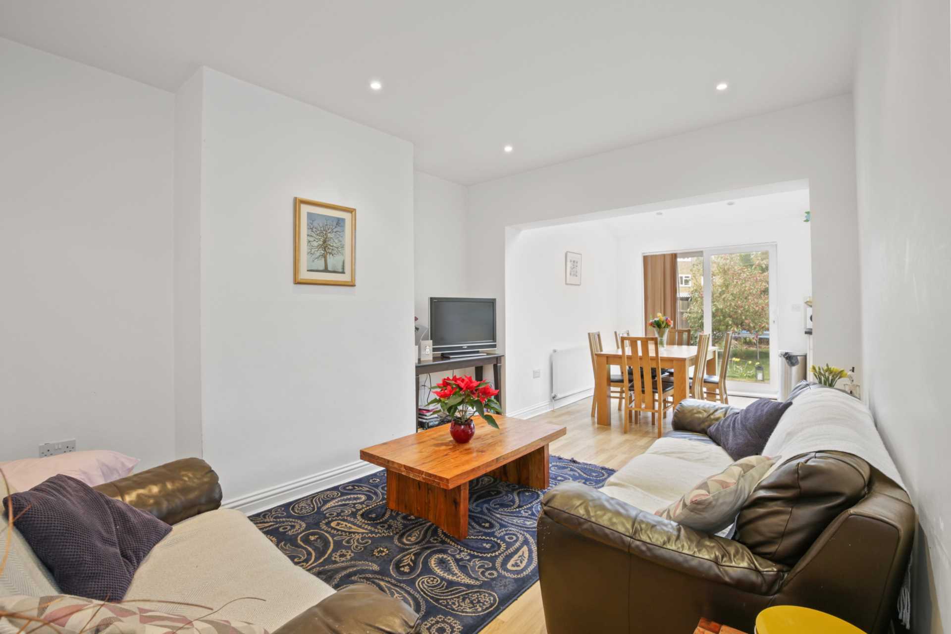 3 bed Semi Detached for rent in London. From Amber & Co - Uxbridge Road